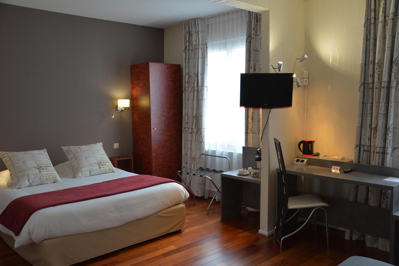Logis Hotel Du Centre - Halte Ideale En Cyclotourisme Avec Garage A Velos Clos مولشا المظهر الخارجي الصورة